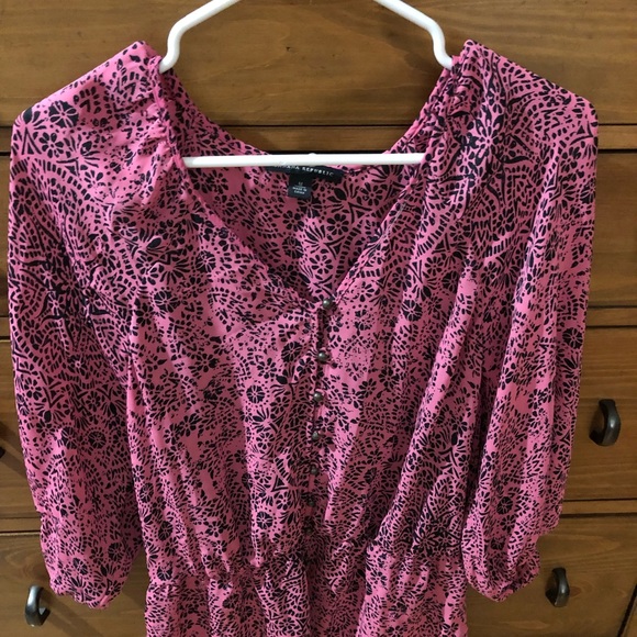 Banana Republic EUC flowered blouse. Size medium - Picture 2 of 4